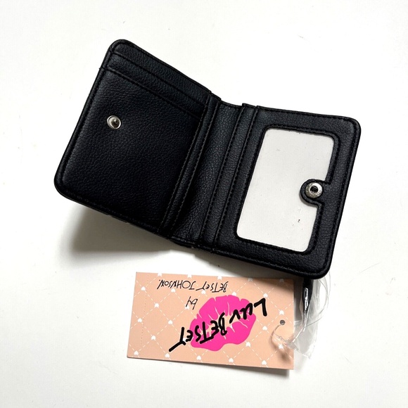 BETSEY JOHNSON Bifold Card Case Wallet Heart Love Print Black Gray Faux Leather - Picture 3 of 4